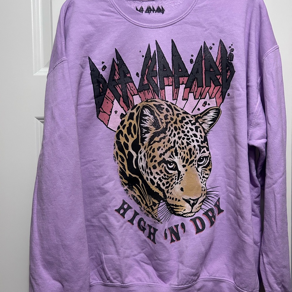 NWOT Purple Def Leppard Graphic Crewneck Sweatshirt